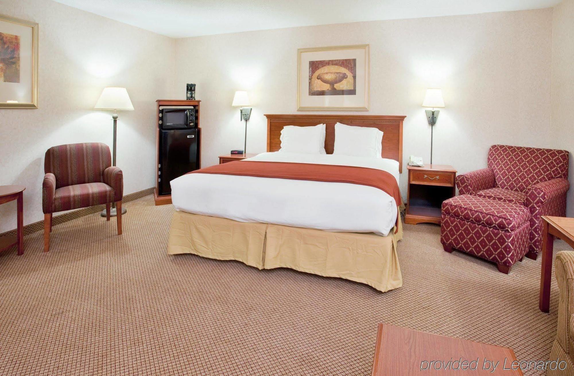 Seasons Inn & Suites Highland Quarto foto